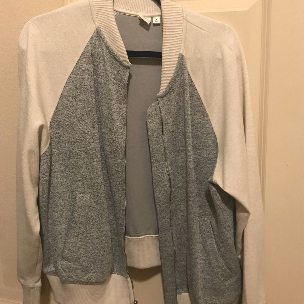 Gap women's gray and cream sweater bomber jacket